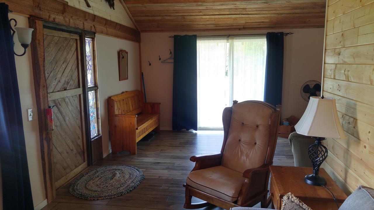 Wolfwood Guest Ranch Villa Клиъруотър Екстериор снимка