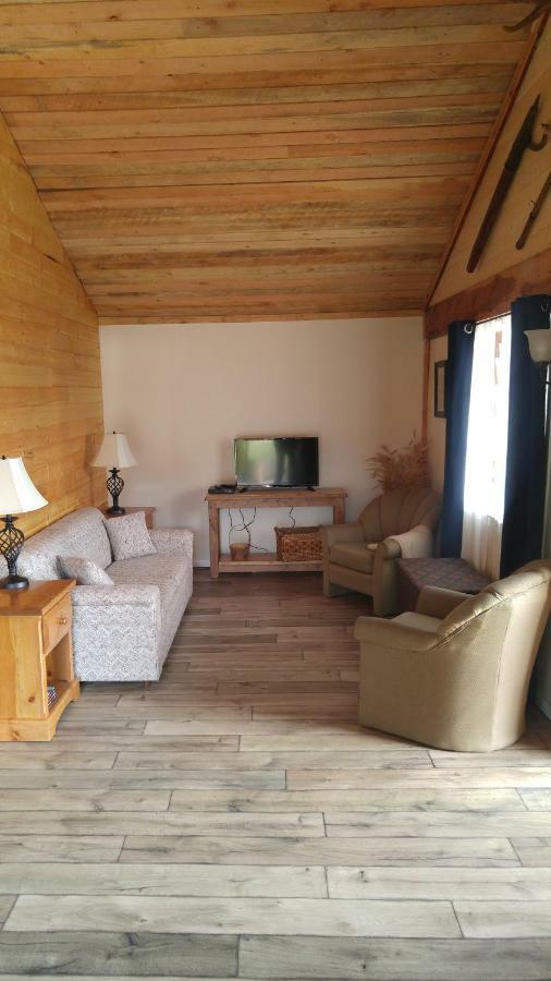 Wolfwood Guest Ranch Villa Клиъруотър Екстериор снимка